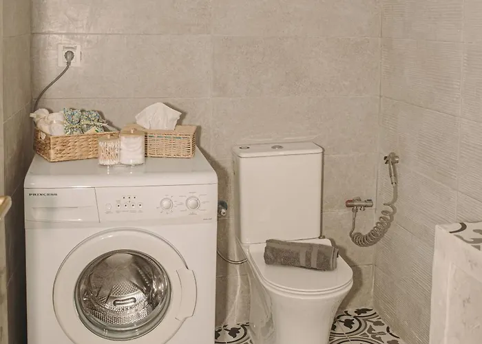 فيلة Monopetra View Leros Vromolithos